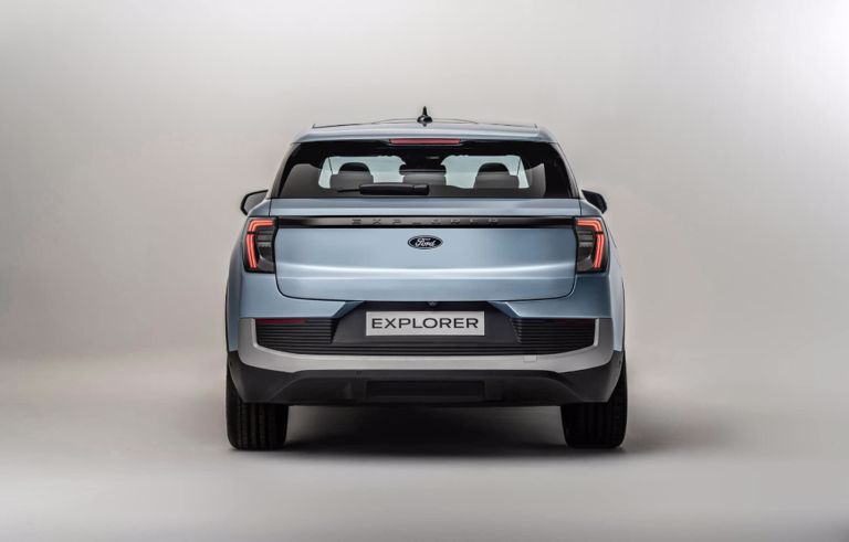 ford explorer electrique arrière 