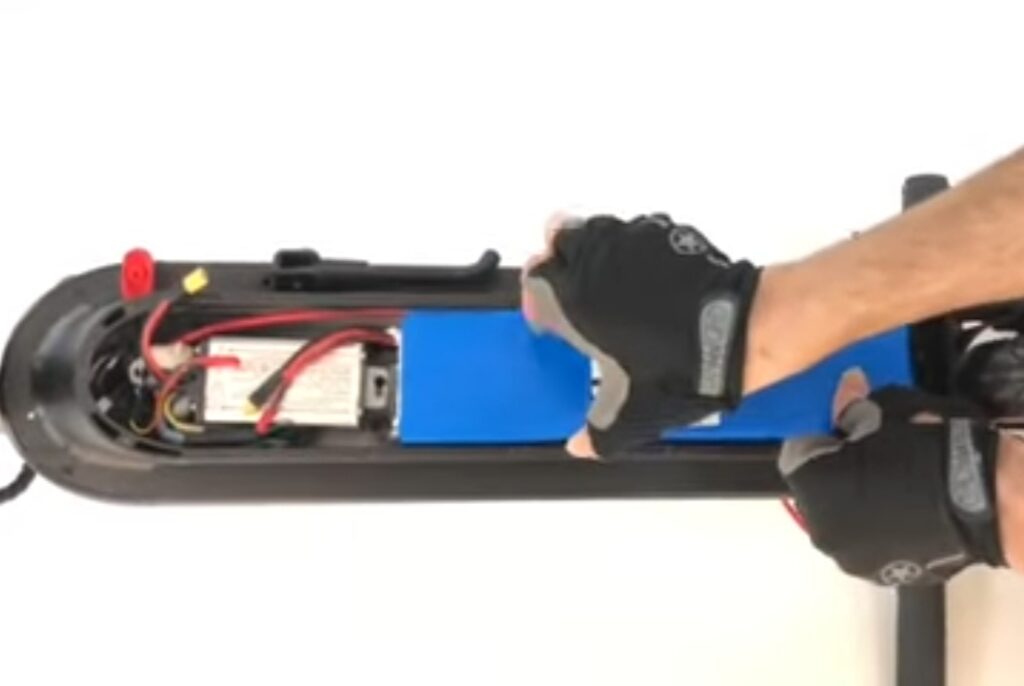 comment changer batterie trottinette électrique